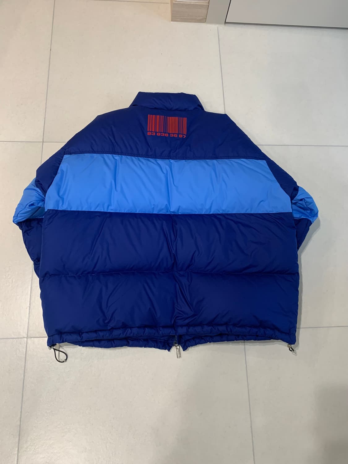 베트멍(VTMNTS) 바코드 다운 자켓 상품이미지7