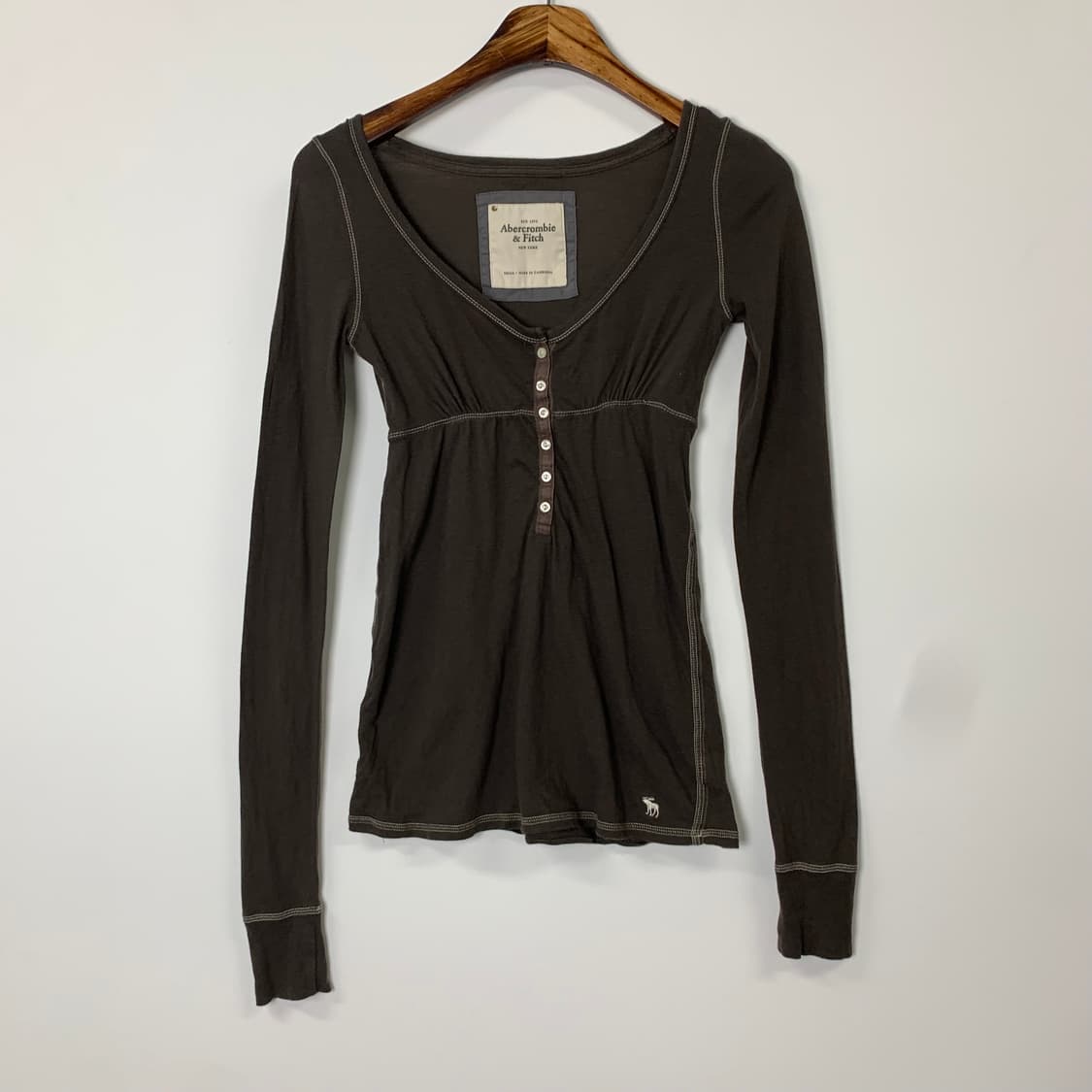 아베크롬비 산양로고 브라운 유넥 롱슬리브 긴팔티 상품이미지2