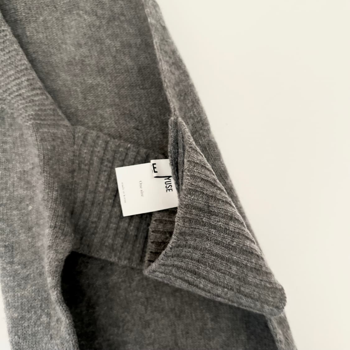 YUSE 유스 캐시미어 혼용 울홀터넥 니트 그레이 상품이미지4