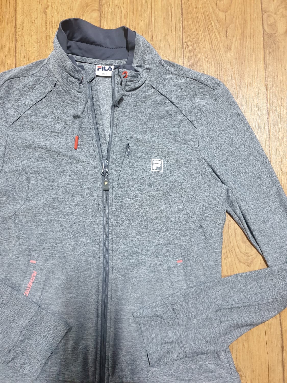 1103 휠라 운동복 집업 90 사이즈입니다 상품이미지3