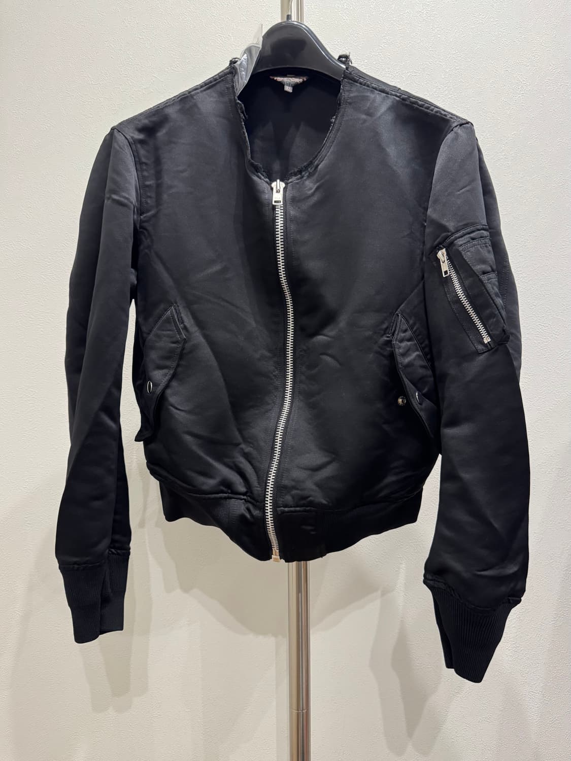 꼼데가르송 블랙 24ss 컷오프 봄버 자켓 상품이미지1