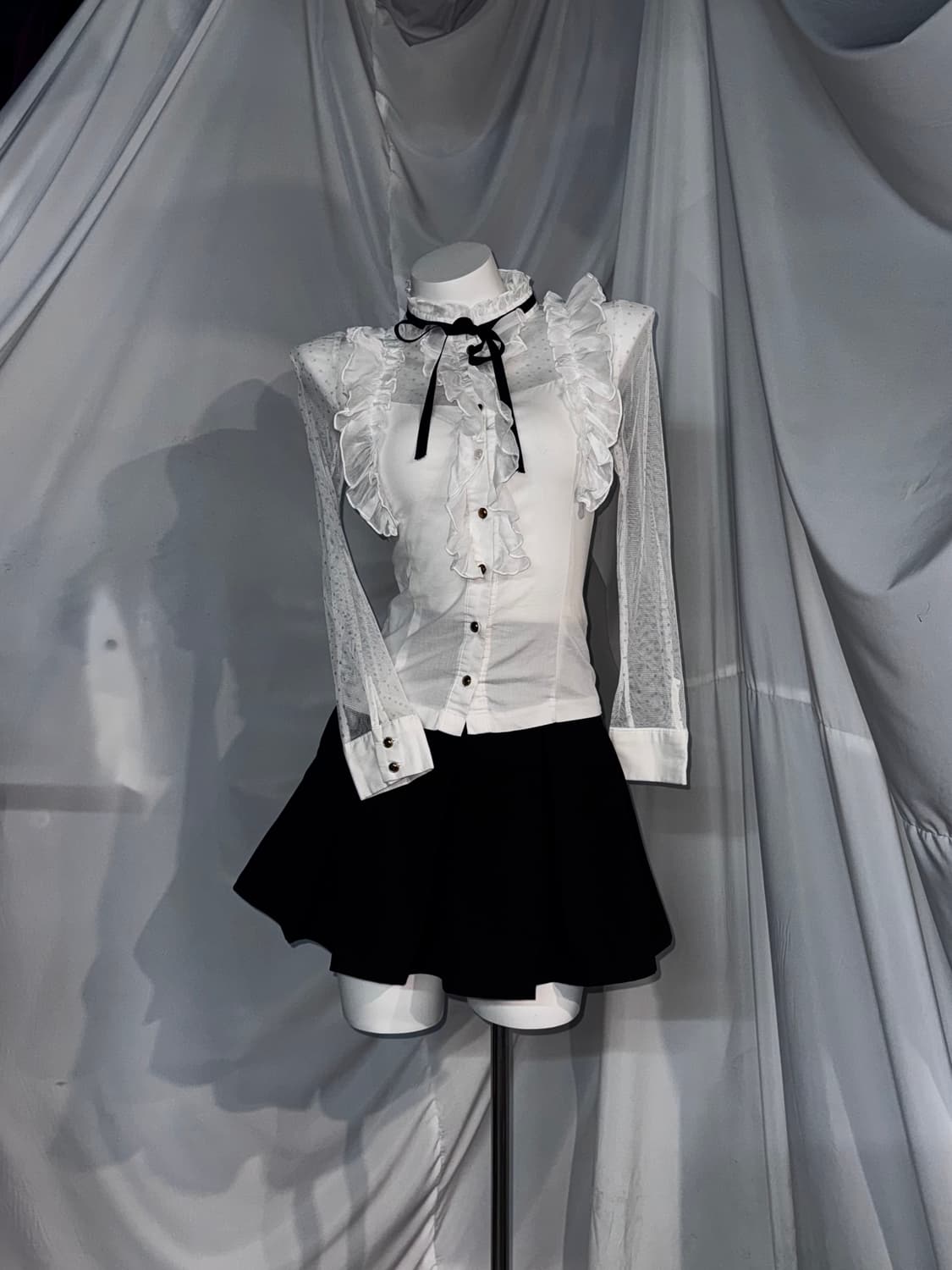 공겜여주깔 무채색 아일렛 디테일 레더 코디세트 상품이미지3