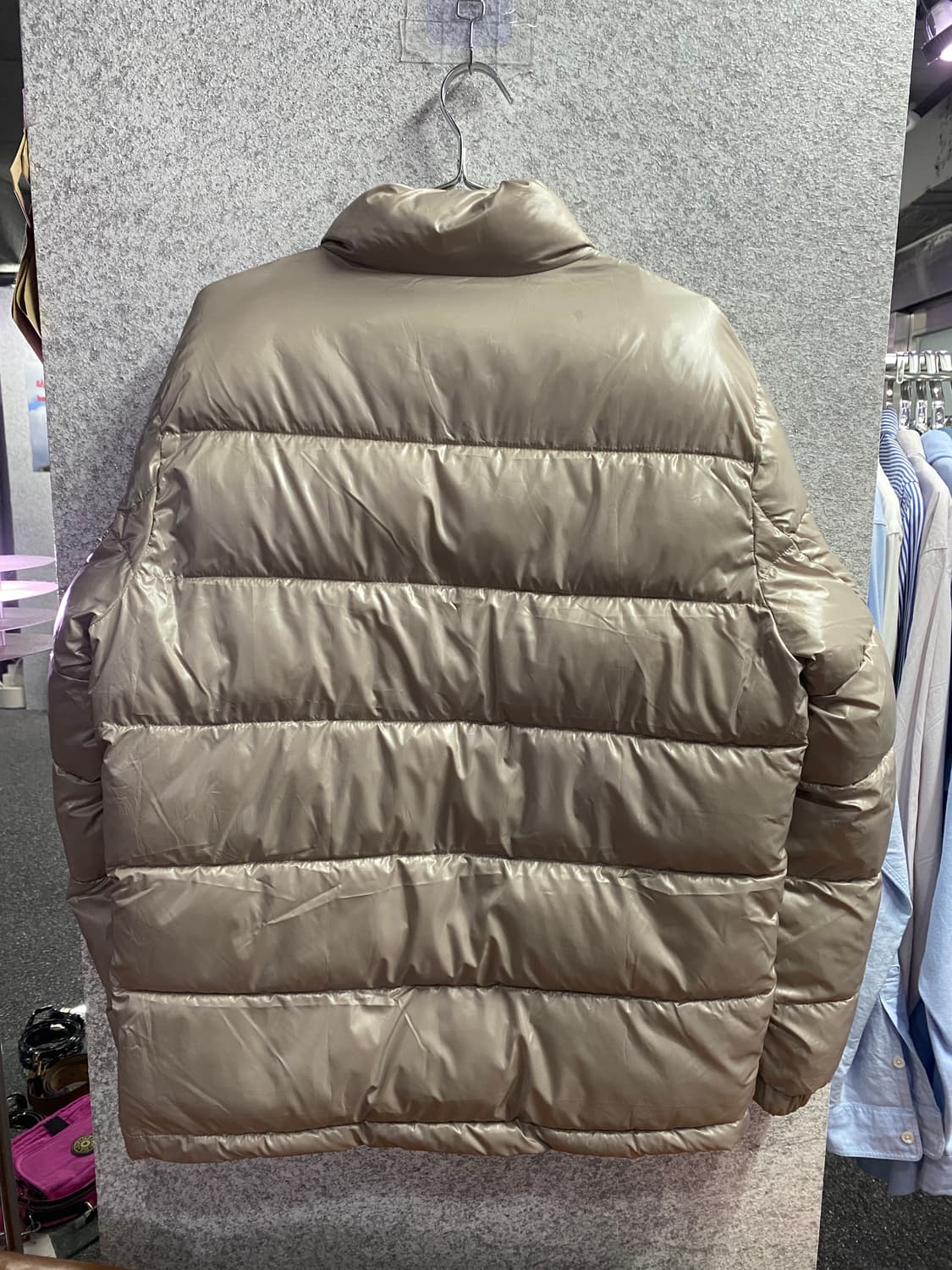 몽벨 스몰로고 베이지 패딩 B3417 상품이미지5