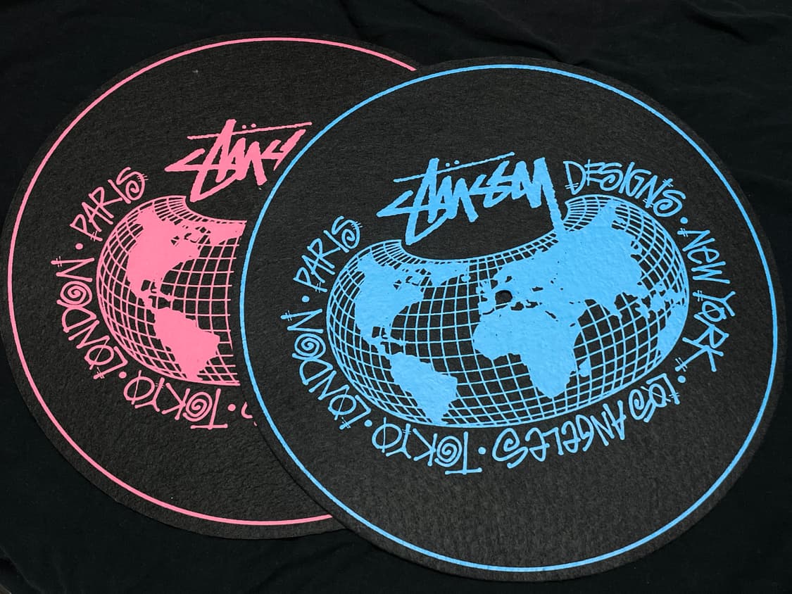 스투시 Stussy 월드 슬립 턴테이블 매트 (2개입) 상품이미지1