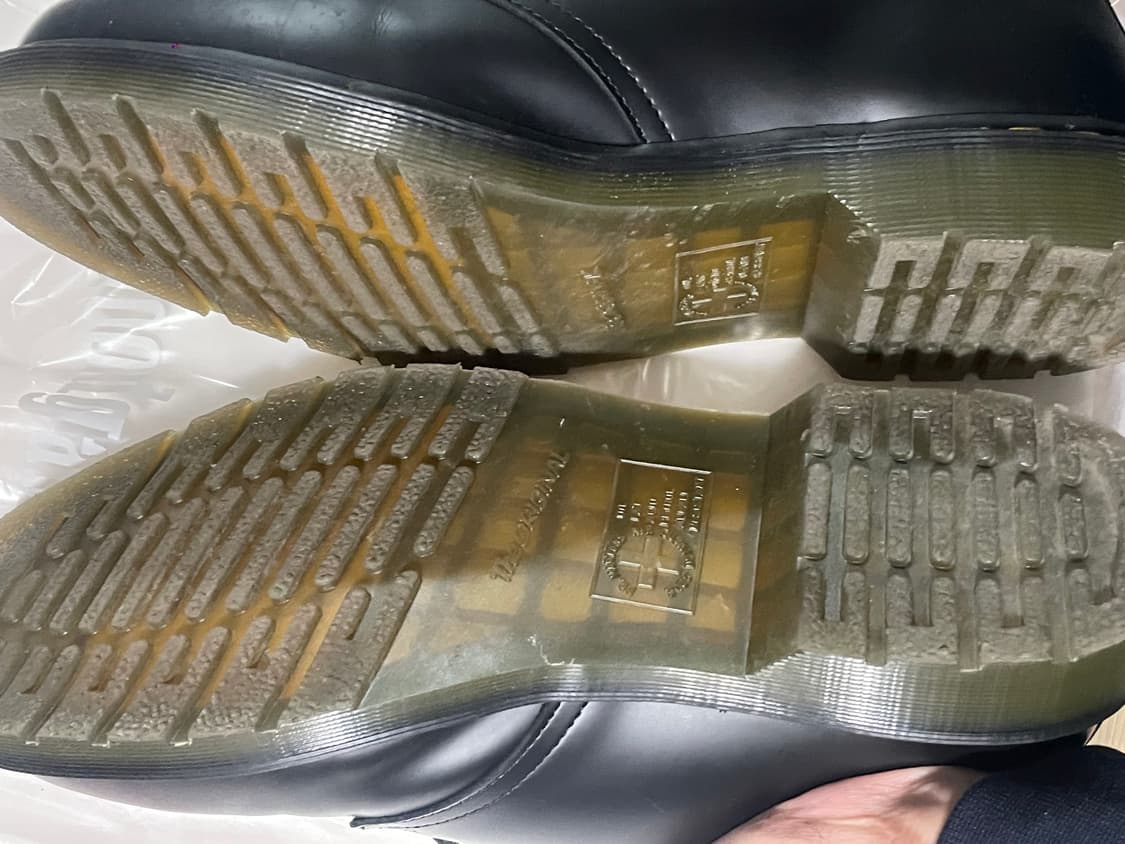 닥터마틴 스무스블랙 290 판매합니다 (실착 2회) 상태매우굿 상품이미지4