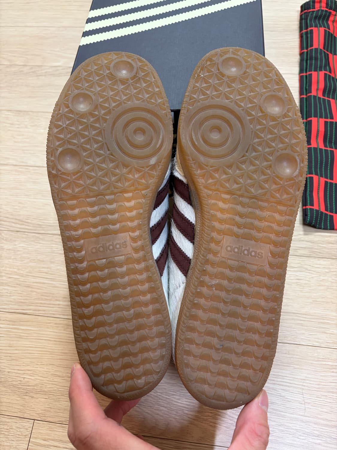 아디다스 x웨일스 보너 포니 토널 삼바 크림 화이트 280 상품이미지3