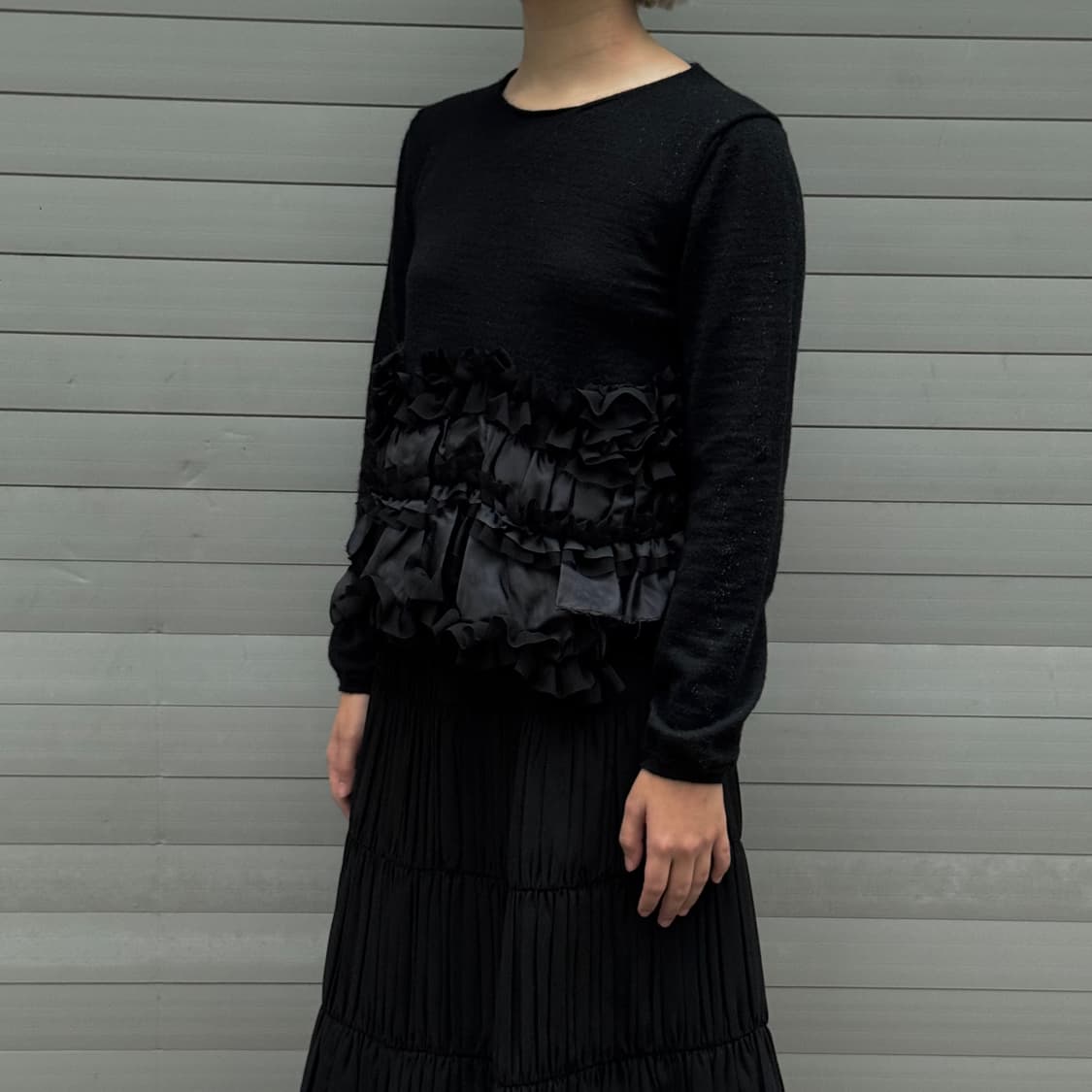 Ruffle Bottom Crewneck Sweater 상품이미지8