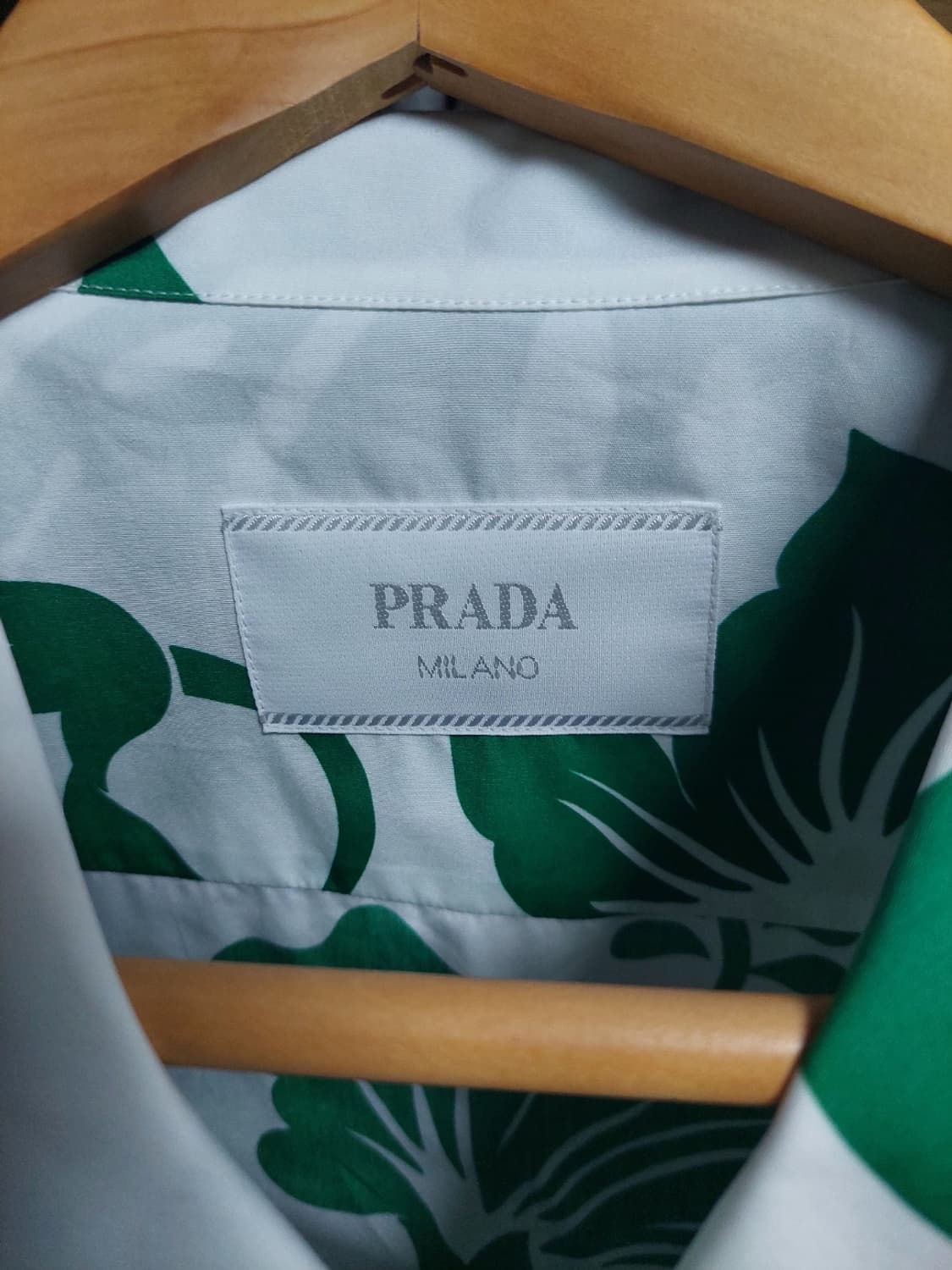 프라다 트로피칼 나뭇잎 반팔 오버 셔츠 삼각로고 M 백화점판 상품이미지9