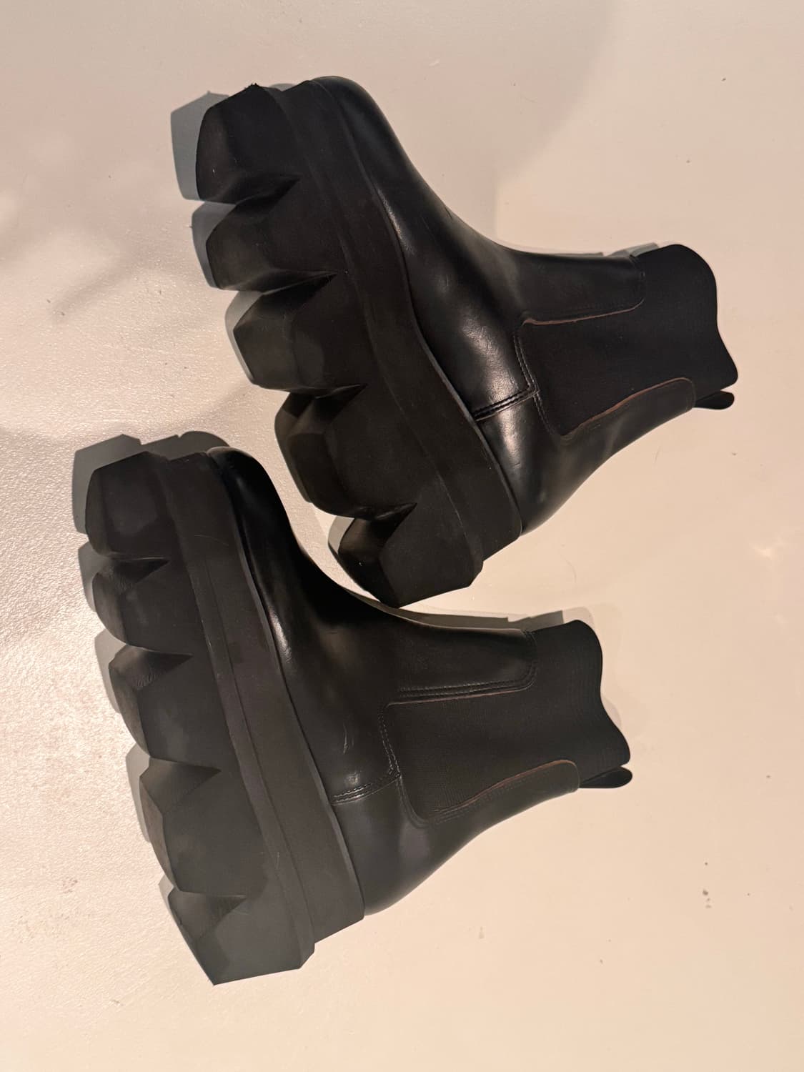 사카이 통굽 블랙 앵클부츠 37사이즈 상품이미지1