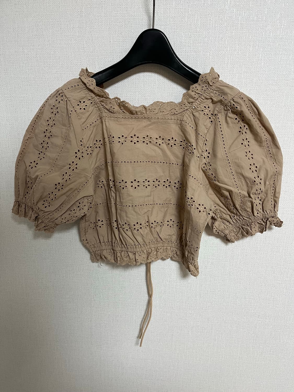 일본 브랜드 GRL 베이지 자수 퍼프 블라우스 M 상품이미지1