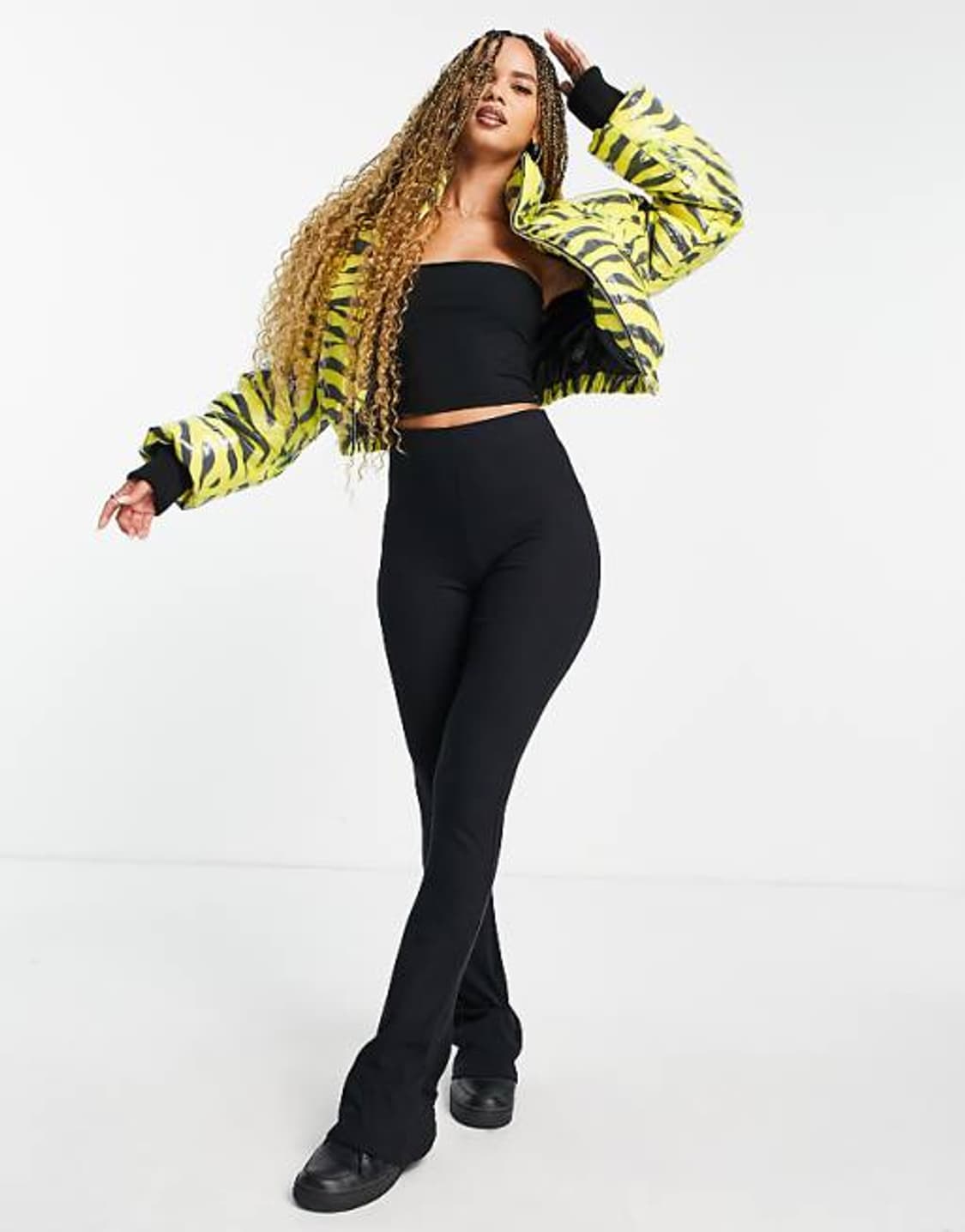 새상품 영국브랜드🇬🇧 네온옐로우 메탈릭 크롭 패딩 상품이미지2