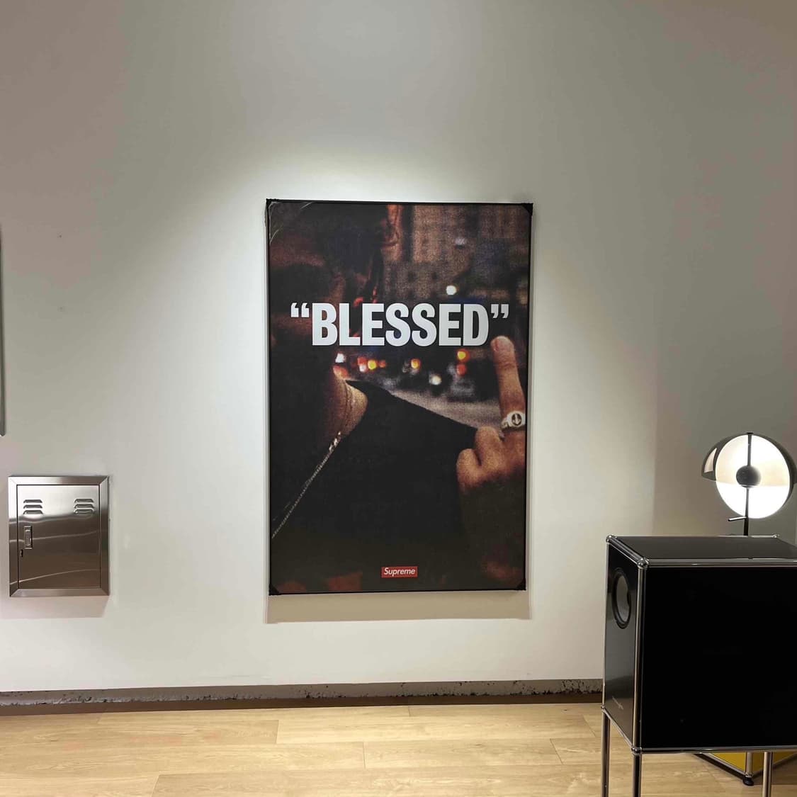 슈프림 “BLESSED” 포스터 정품 (액자포함) Supreme 상품이미지1