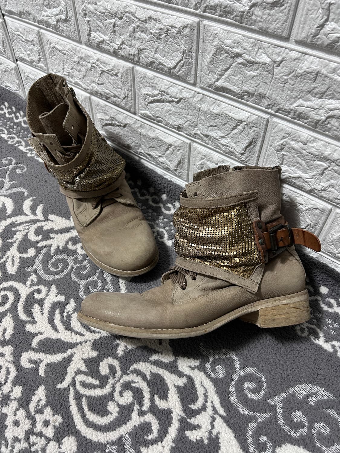 이탈리안 스웨이드 레이어드 스트랩 앵클 부츠 상품이미지1