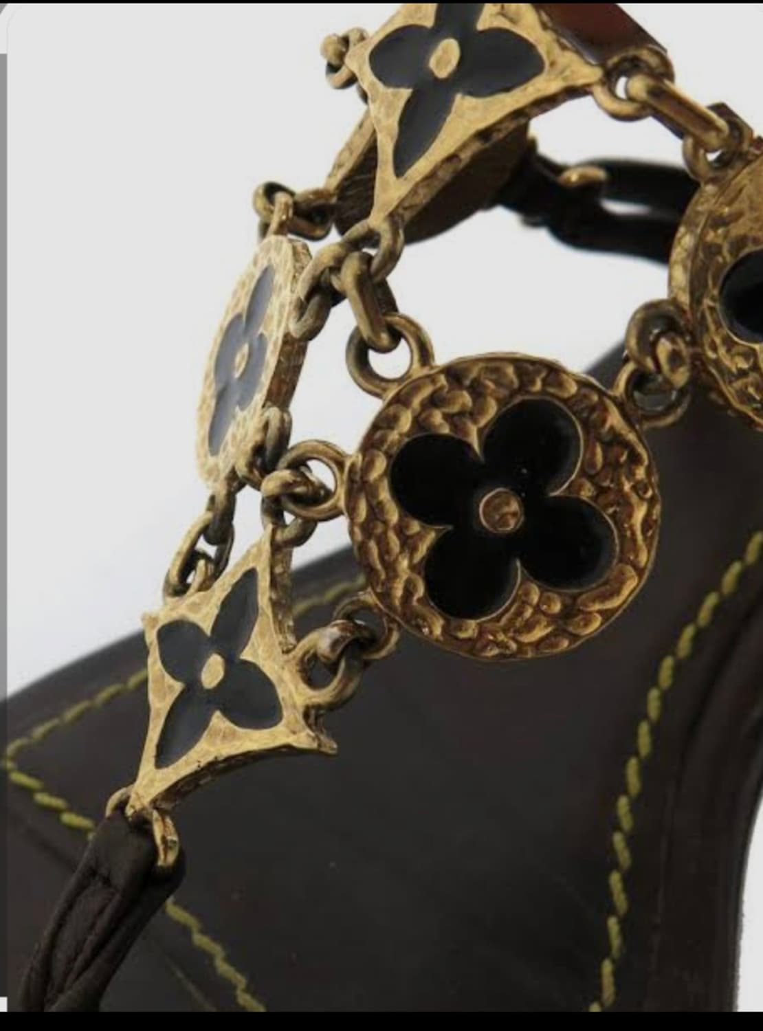 특가세일!(정품)루이비통 모노그램 콰트레포일 골드메탈체인 가죽 뮬 샌들 상품이미지4