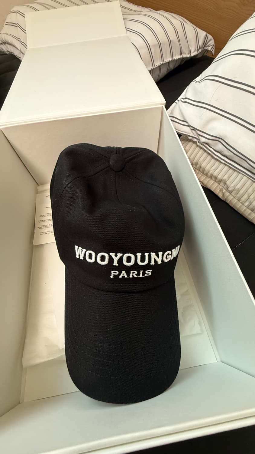 우영미 자수 볼캡 블랙 W241AC52661B 상품이미지1
