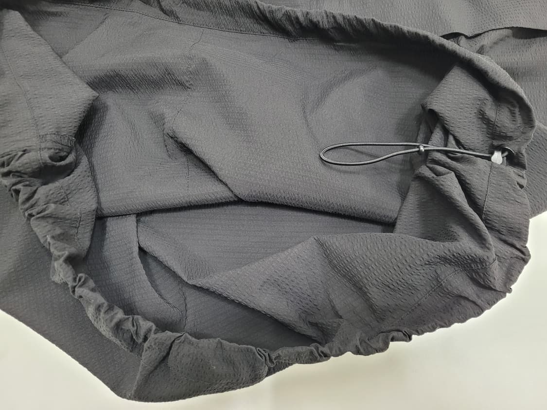 UMBRO 24SS 시어서커 스탠넥 아노락 바람막이 / 남 110 블랙
 상품이미지6