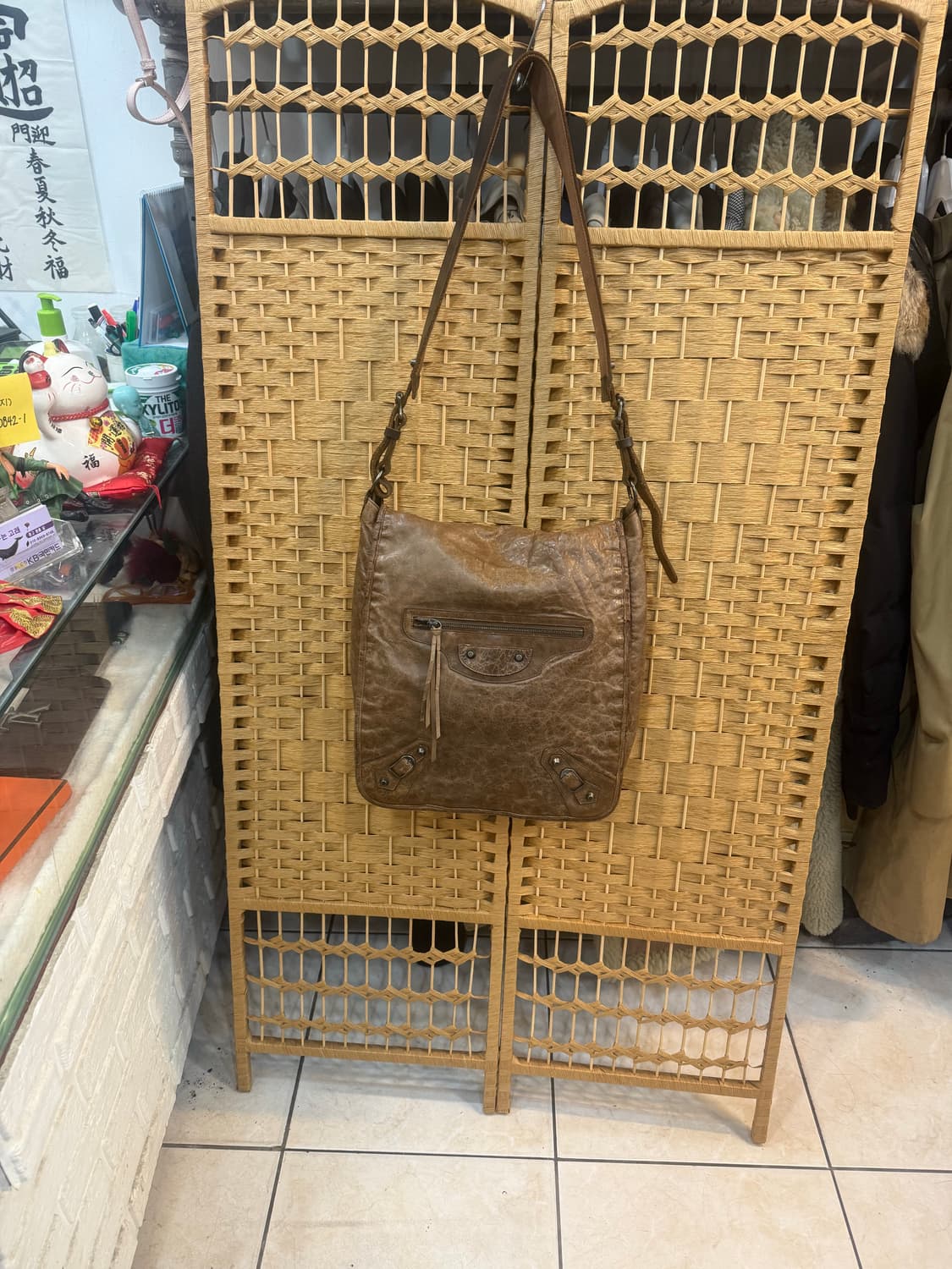 정품 발렌시아가 모터 메신저백 팝니다 상품이미지1