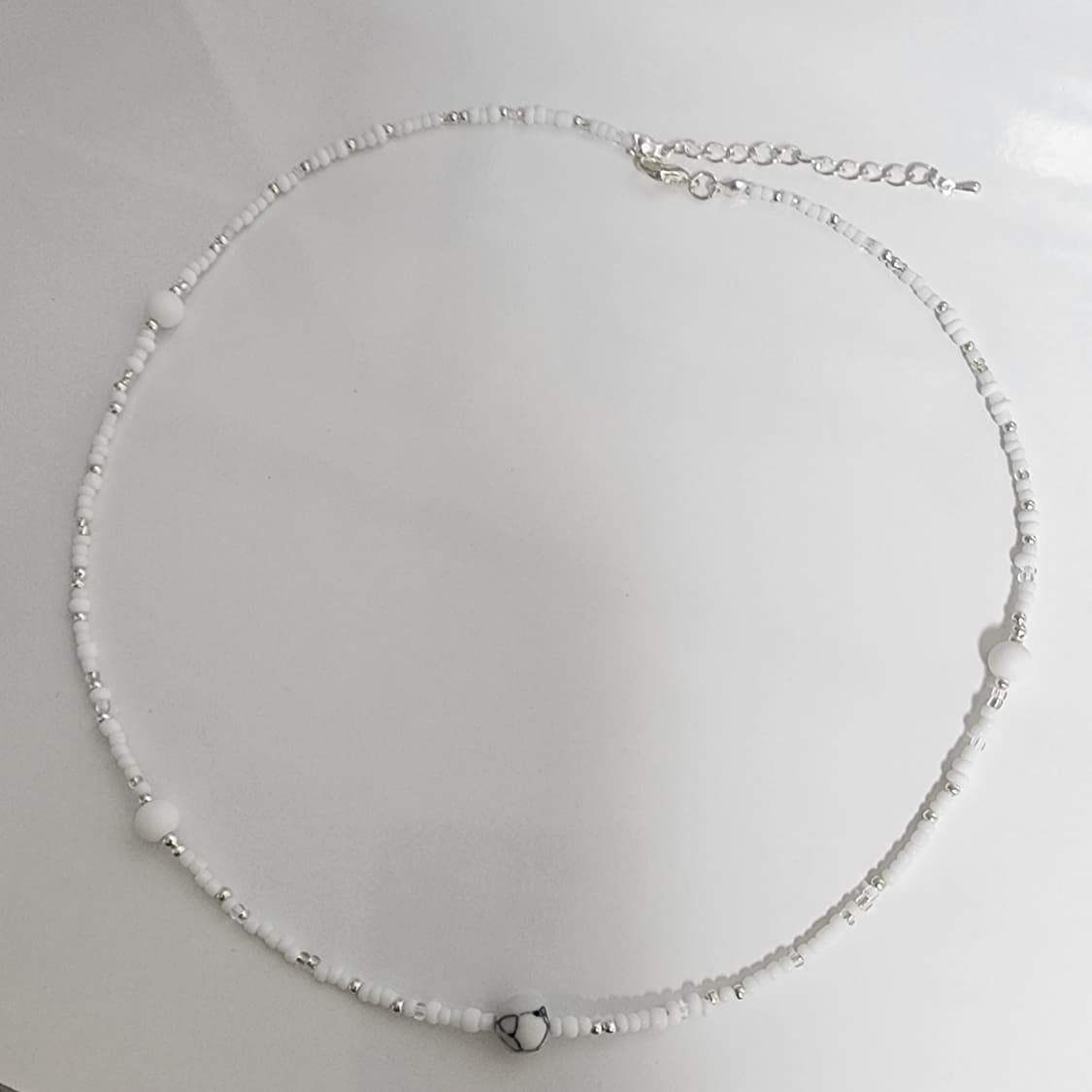 남자 화이트 비즈 원석 목걸이 상품이미지1