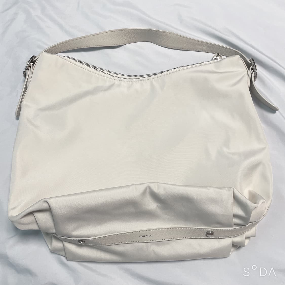 투티에 카노트왈 숄더백 아이보리 상품이미지1