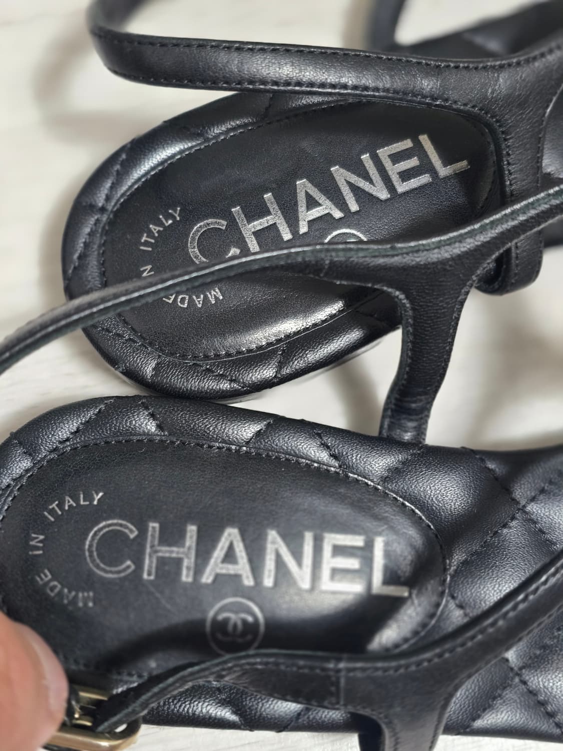 (정품) 샤넬 CC로고 가죽 샌들 36.5(명품 여자 신발 슬리퍼 뮬) 상품이미지4