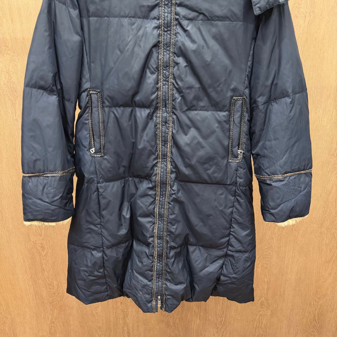 막스마라 위켄드 다운 롱 패딩 코트 후드 카라 퍼 트리밍 디테일 블랙 상품이미지5