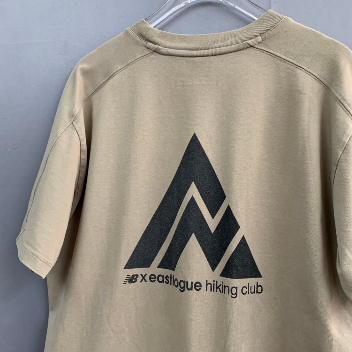 L 뉴발란스 X 이스트로그 콜라보 프린팅 반팔티 상품이미지4