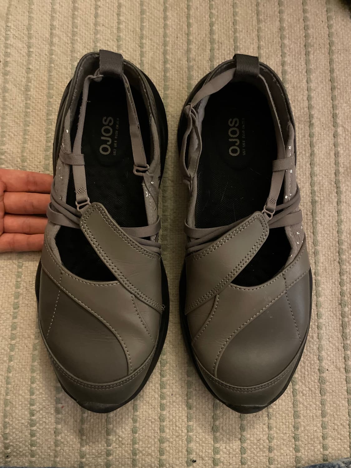 오호스 Strap Toe Sneakers / Stone Brown 상품이미지1