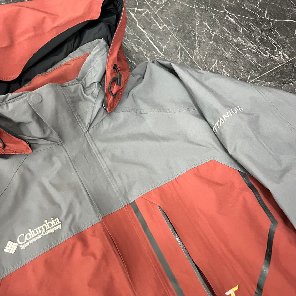 콜롬비아 티타늄 고어텍스 투웨이 후드 바람막이 자켓 상품이미지4