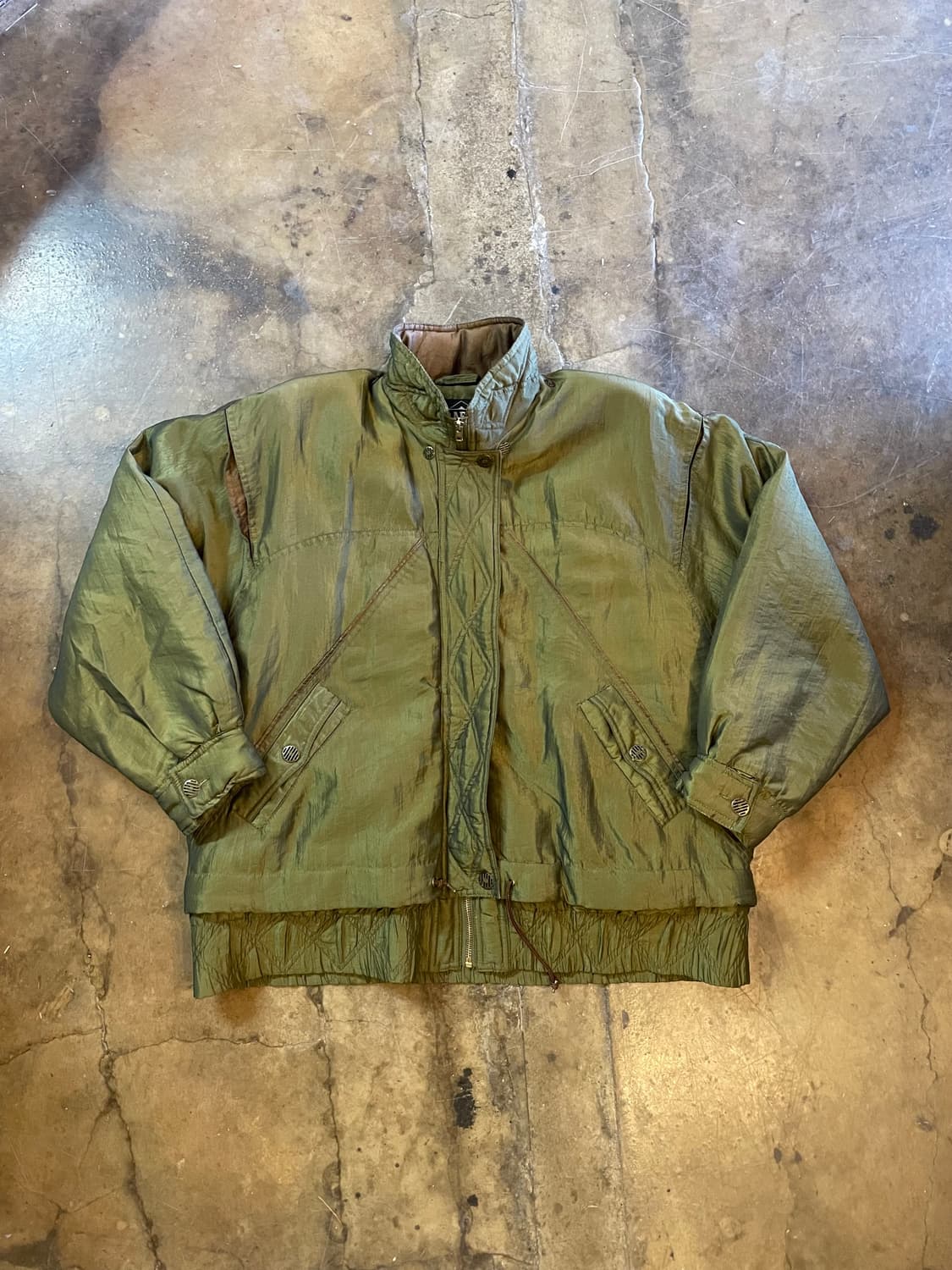 Btg 카키 다운 봄버 자켓 상품이미지1