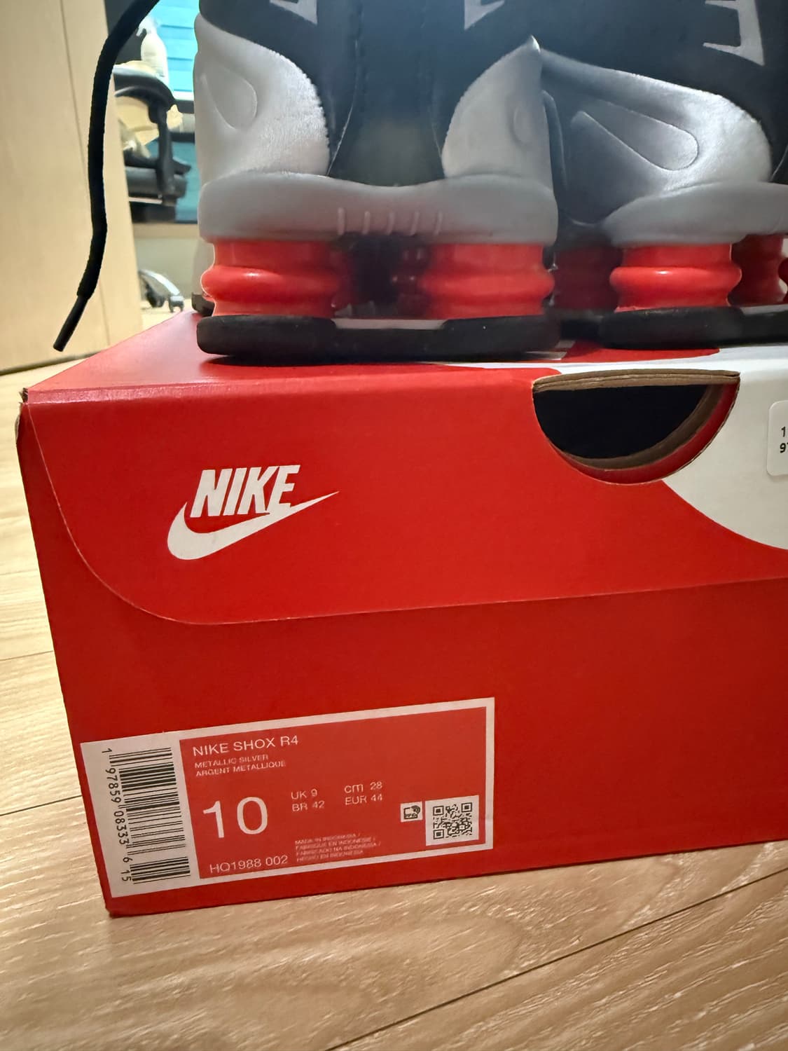 나이키 샥스 R4 메탈릭실버/레드 280 상품이미지4