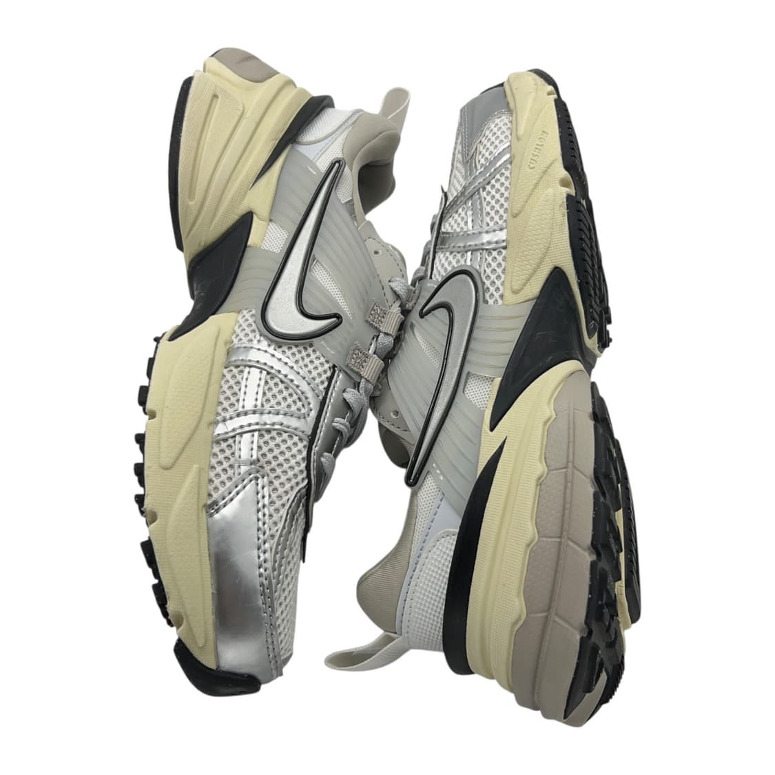 240 나이키 V2K 런 서밋 화이트 메탈릭 실버 상품이미지3