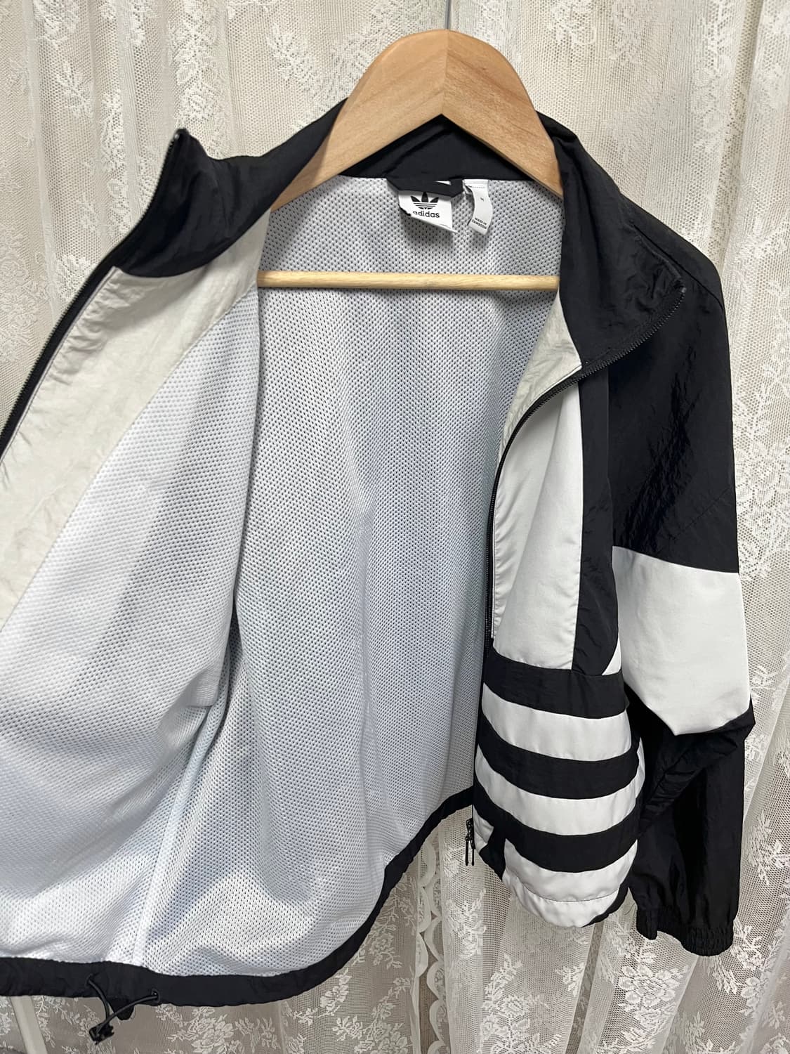 M) 아디다스 크롭 바람막이 자켓 블랙 상품이미지3