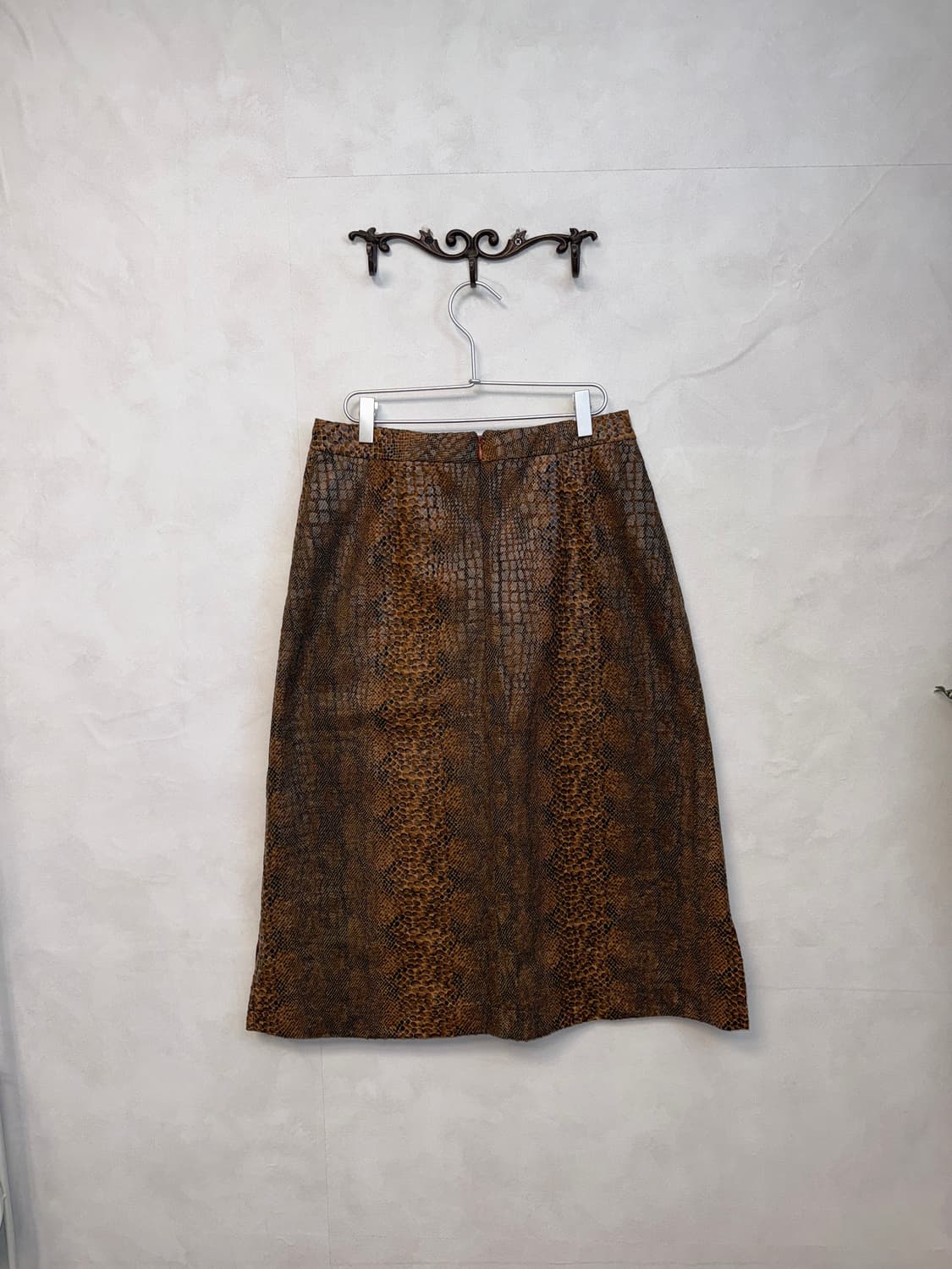 Brown gradient python slit midi skirt 상품이미지3