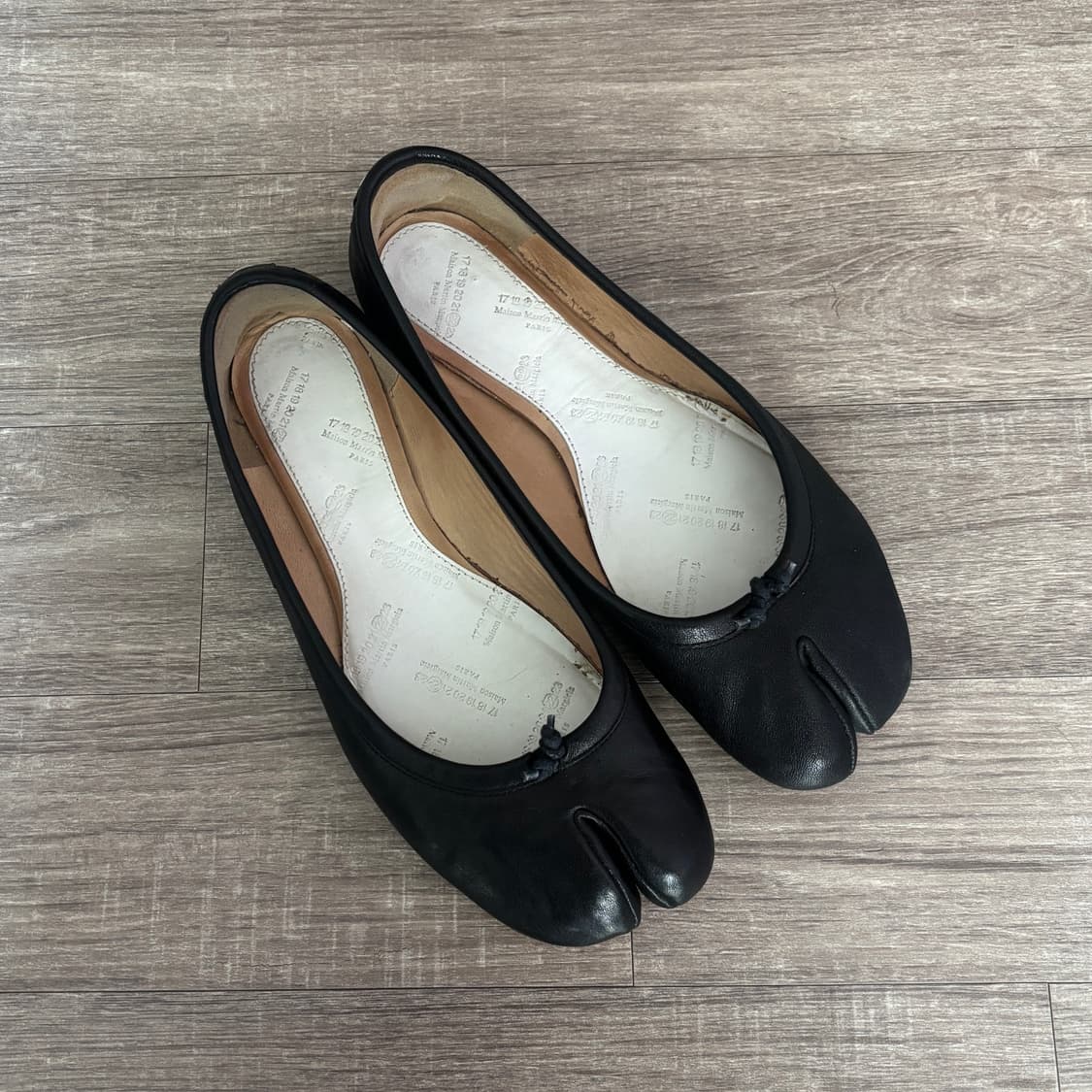 메종 마르지엘라 타비 플랫 블랙 36.5 상품이미지1