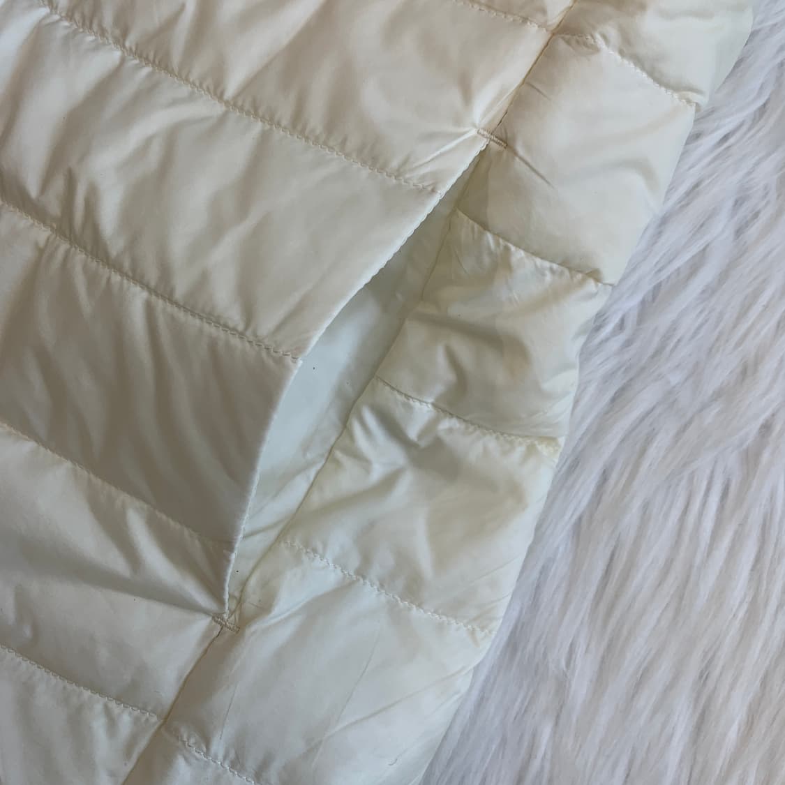 유니클로 울트라 라이트다운 여성 경량패딩조끼 1816 상품이미지5