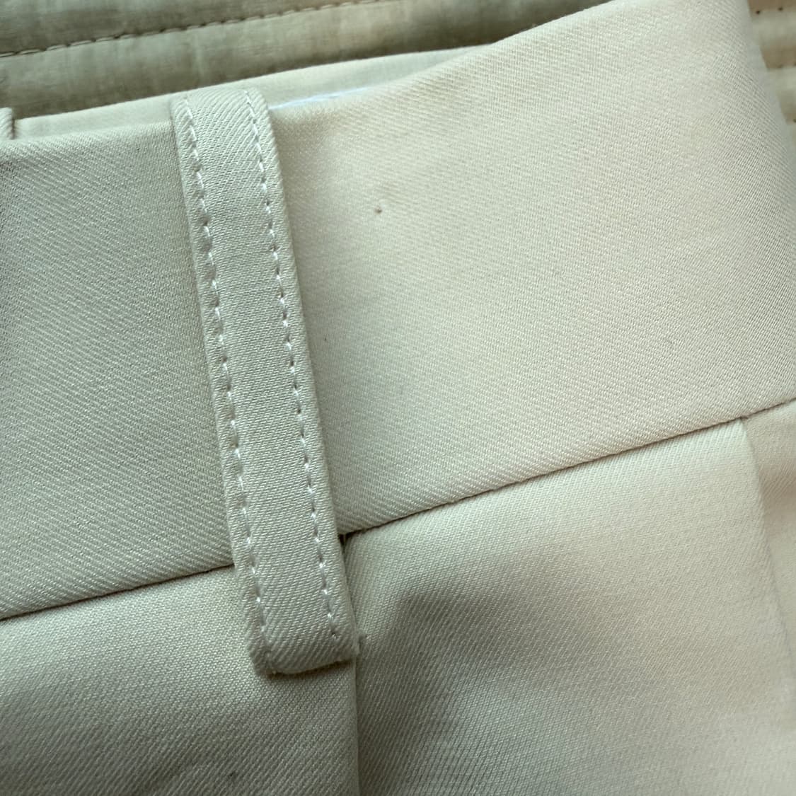 보테가베네타(Bottega Veneta) 백 트라이앵글 버뮤다 팬츠 상품이미지6
