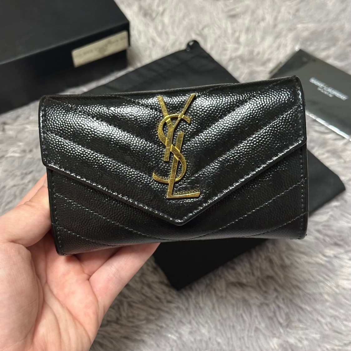 [풀구성] 입생로랑 마틀라세 엔벨로프 중지갑 블랙 상품이미지1