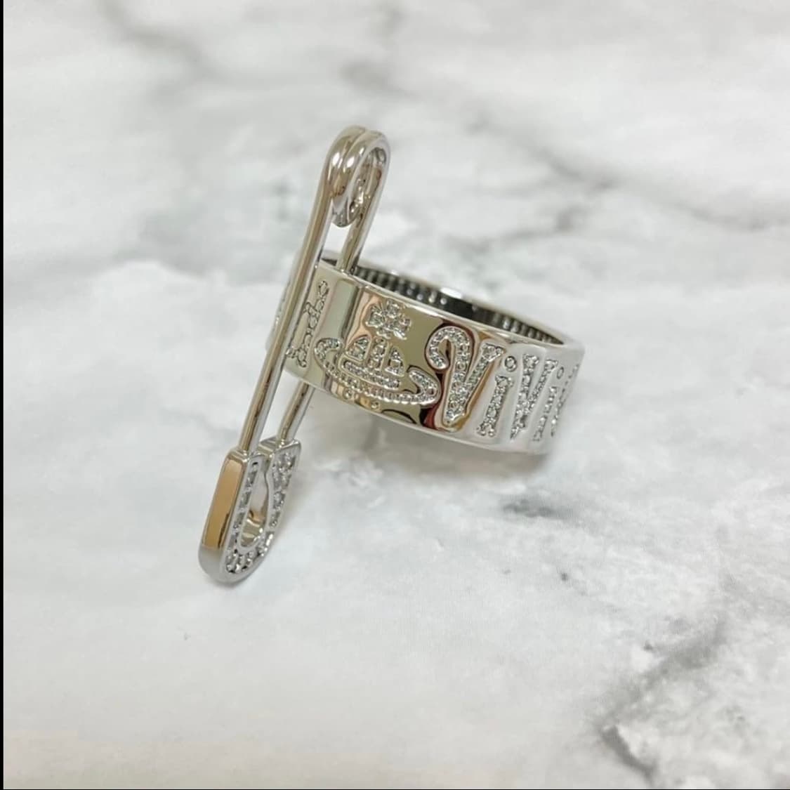 비비안웨스트우드 아카이브 레터링 각인 큐빅 클립링 반지 상품이미지3