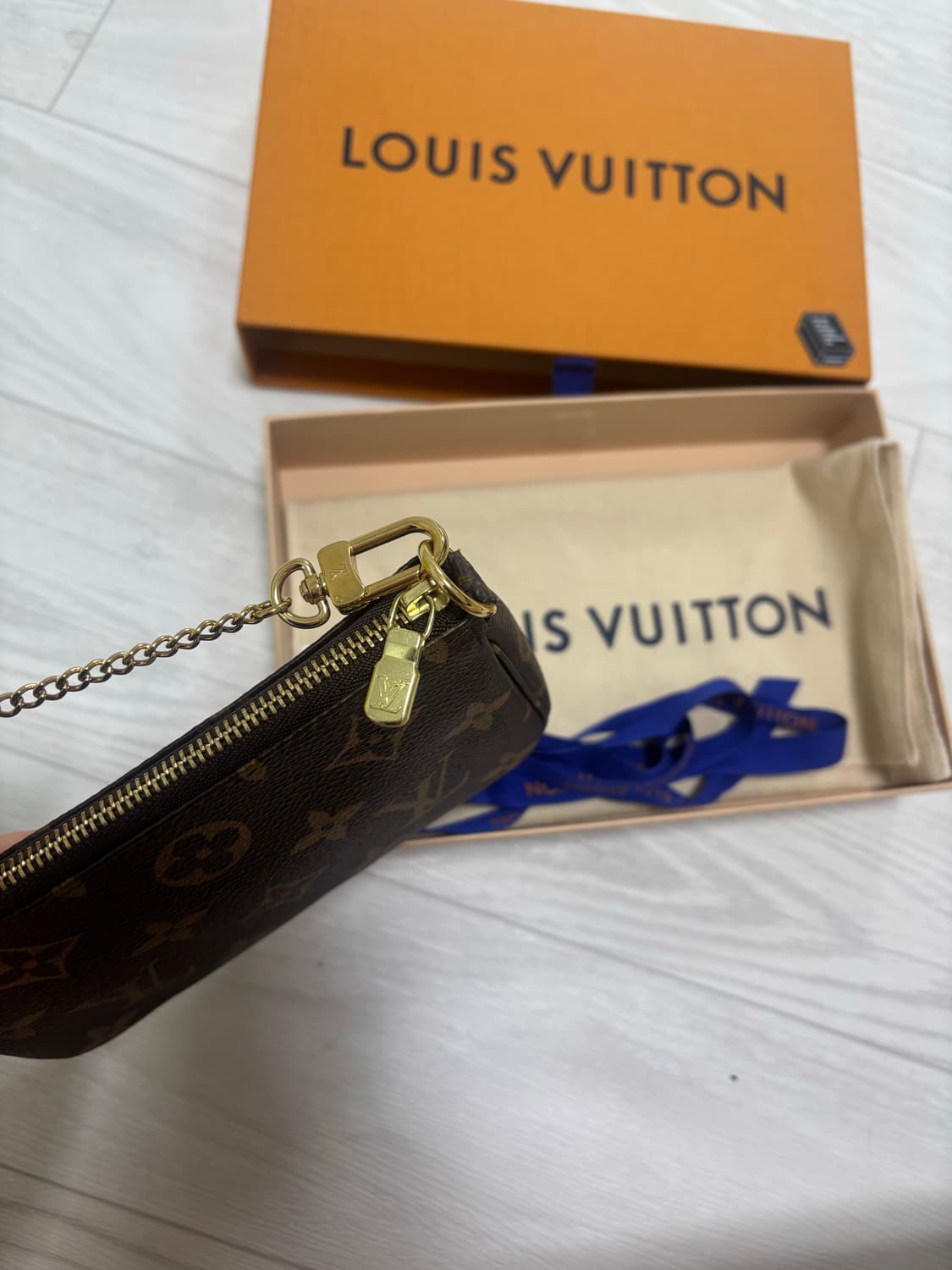루이비통 미니 포쉐트 악세수아 상품이미지2