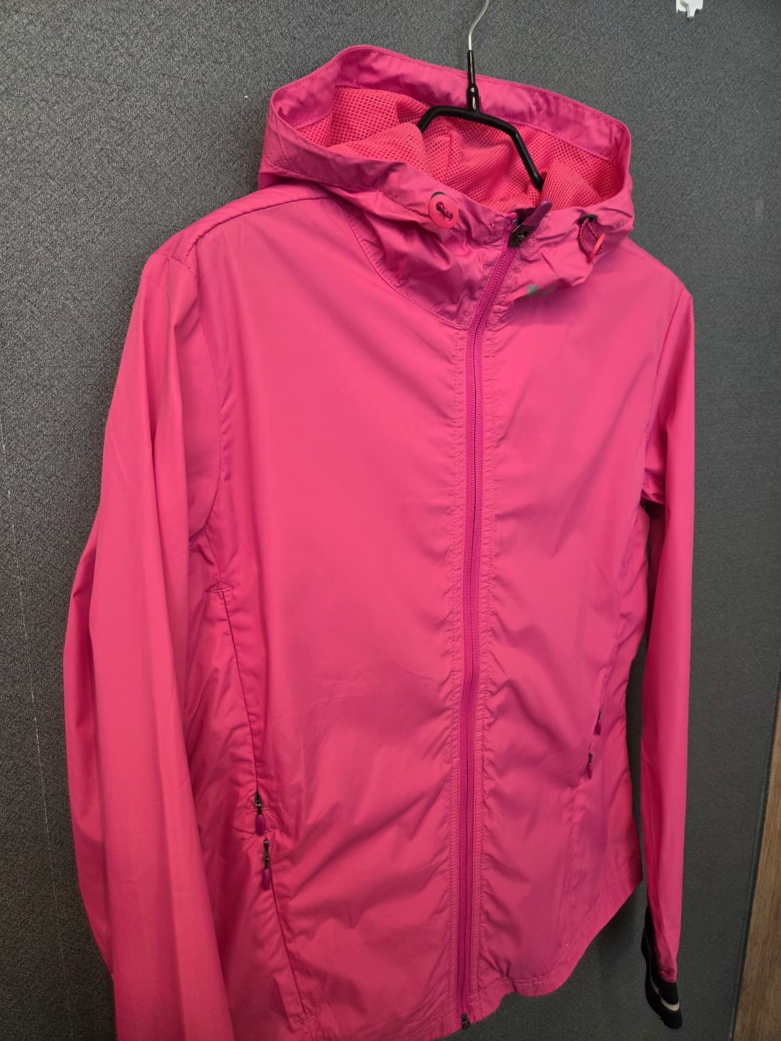 언더아머 바람막이집업 상품이미지2