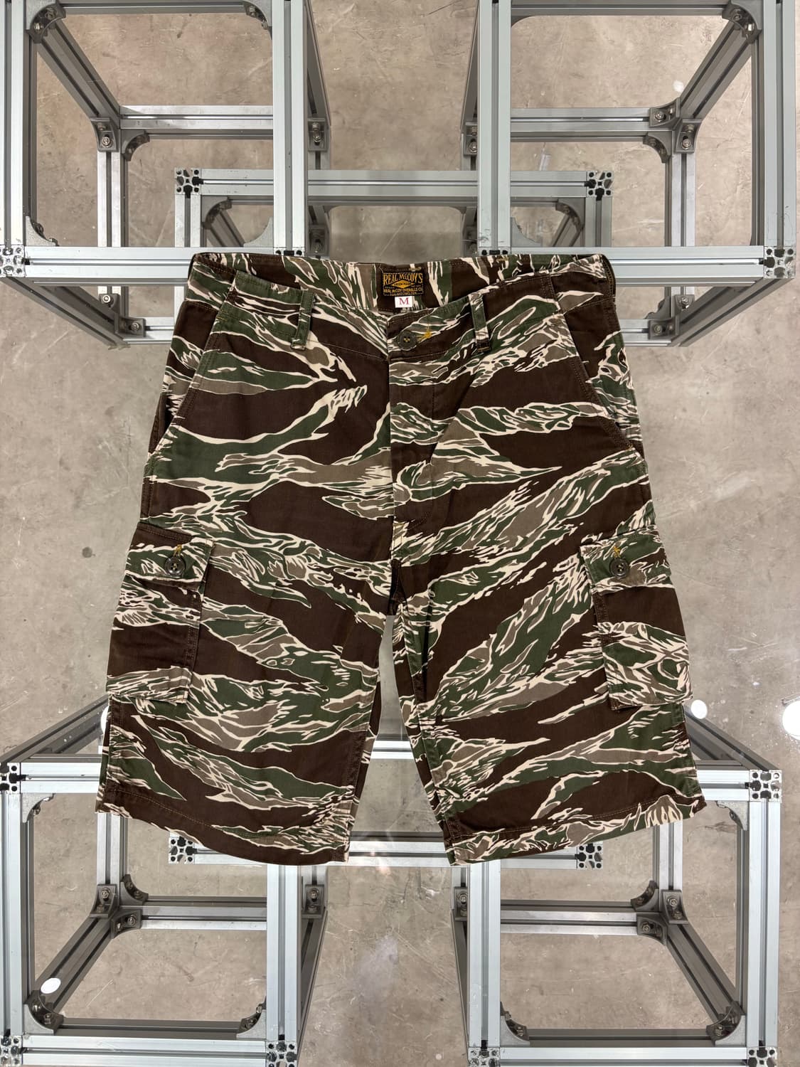 Real McCoy’s Tiger Camo Cargo Shorts 상품이미지1