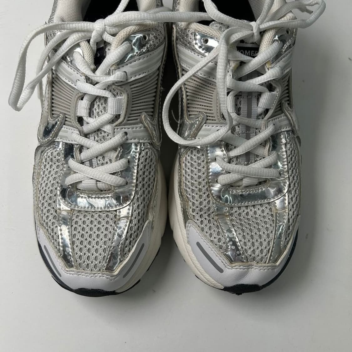 나이키 줌 보메로 5 포튼 더스트 그리드아이언 운동화 235 상품이미지4