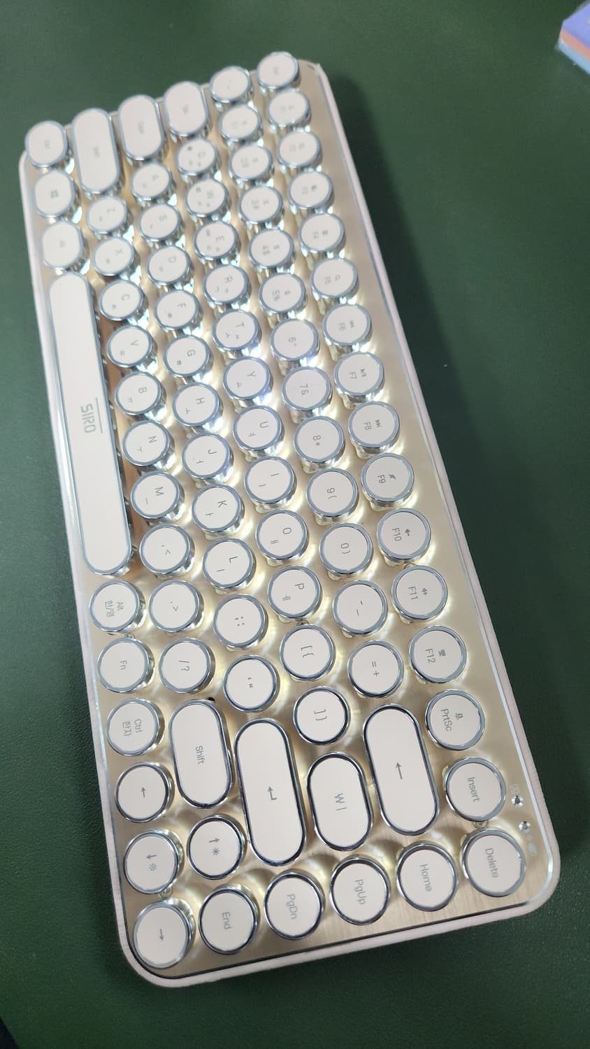 # 시로 그래피 감성 레트로 무선 기계식키보드 갈축 블루투스5.1 급처 상품이미지10