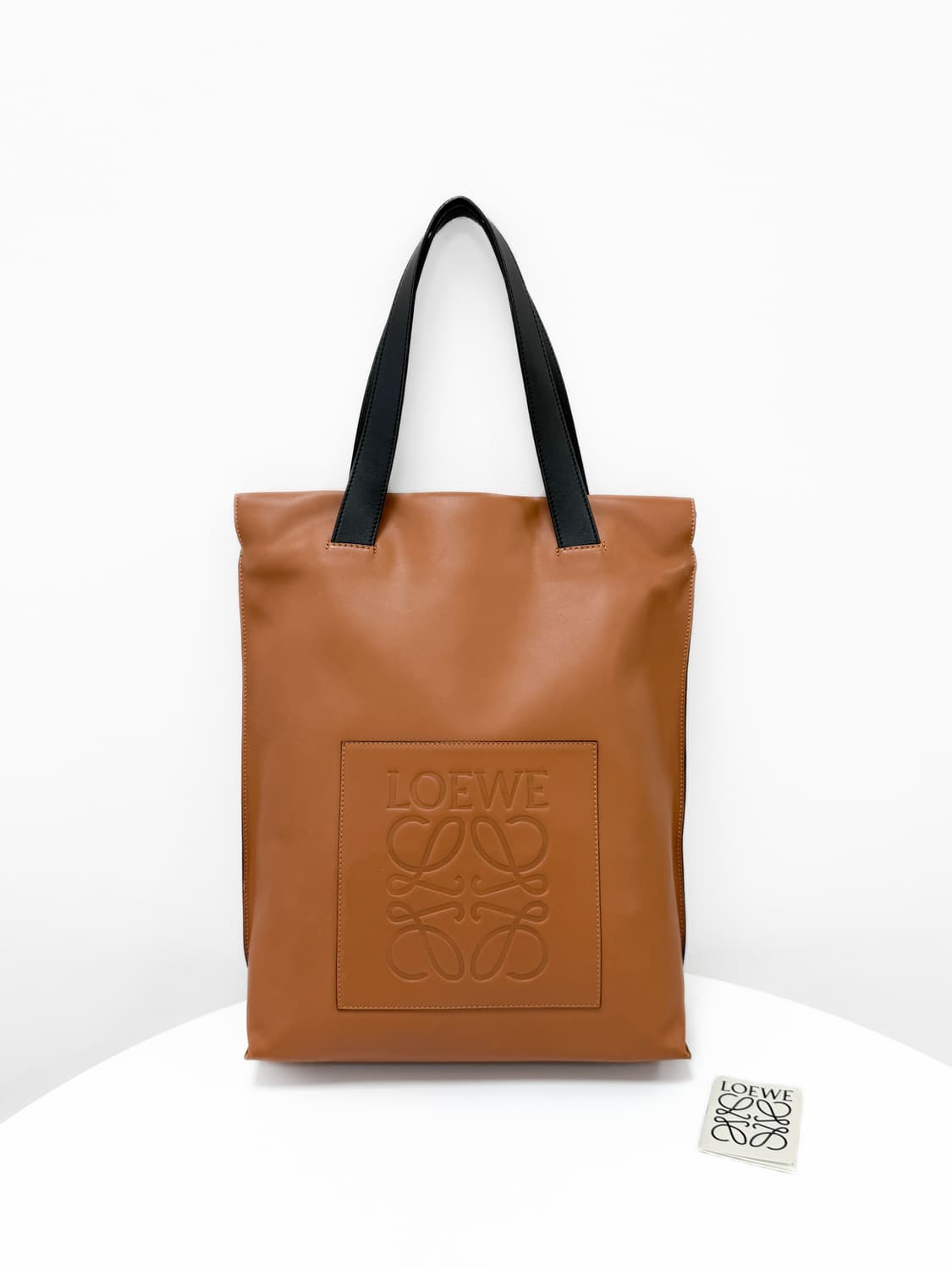 로에베 아나그램 레더 쇼퍼백 상품이미지1