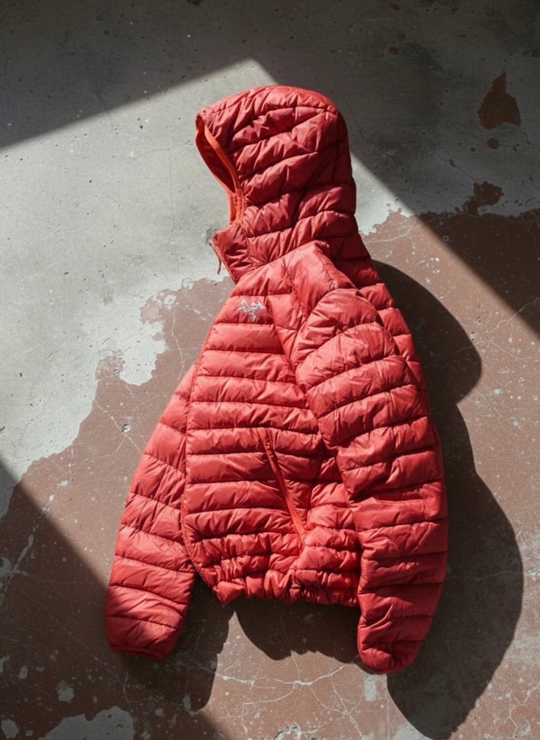 Arc’teryx Cerium LT Hoody 상품이미지1