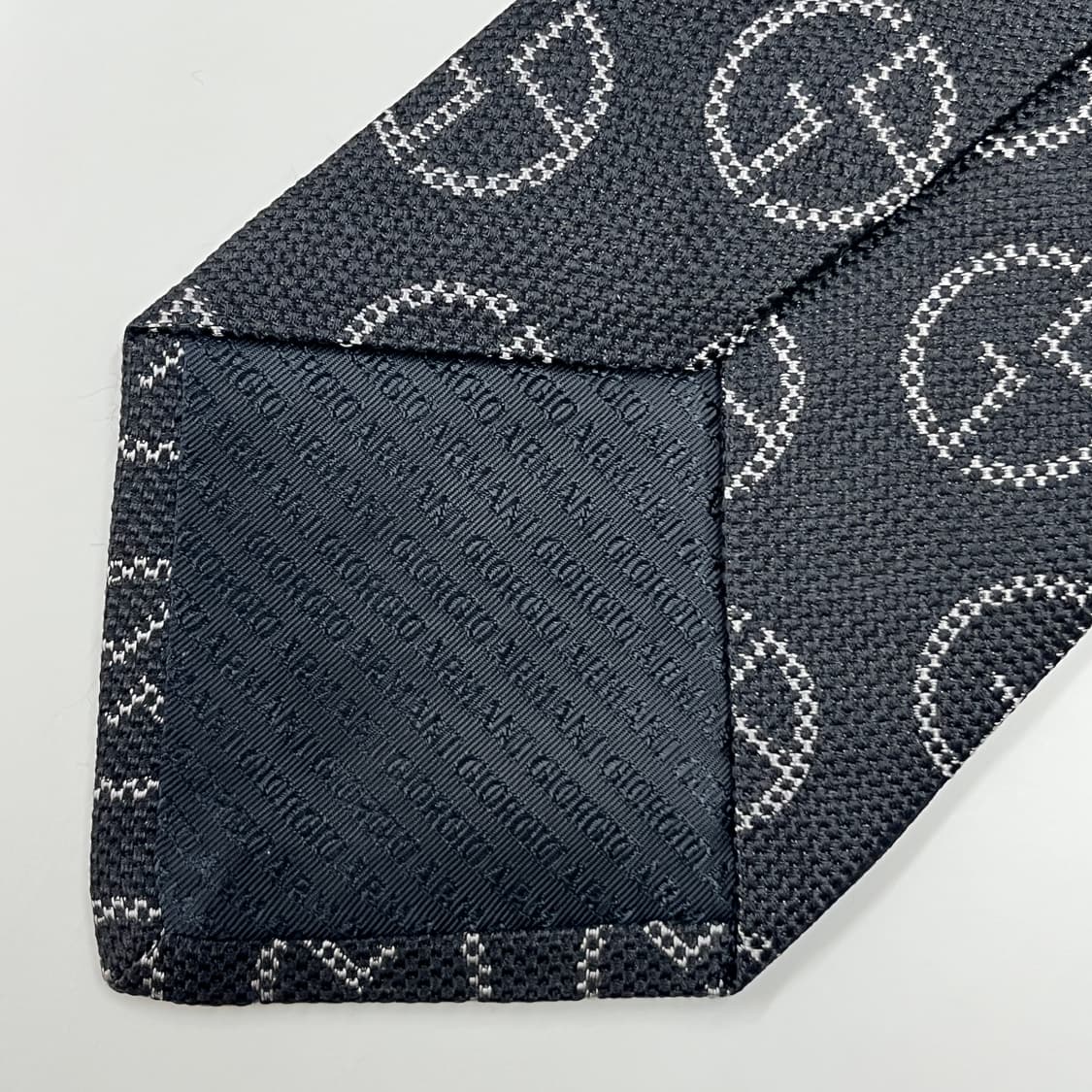 정품 명품 아르마니 넥타이 9cm 블랙 컬러 로고 패턴 상품이미지6