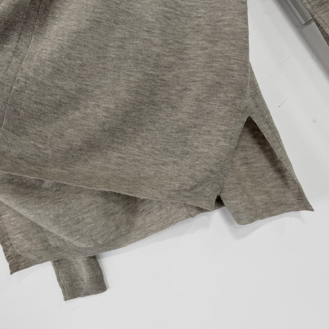 빈스 울 캐시미어 브이넥 니트 상품이미지4