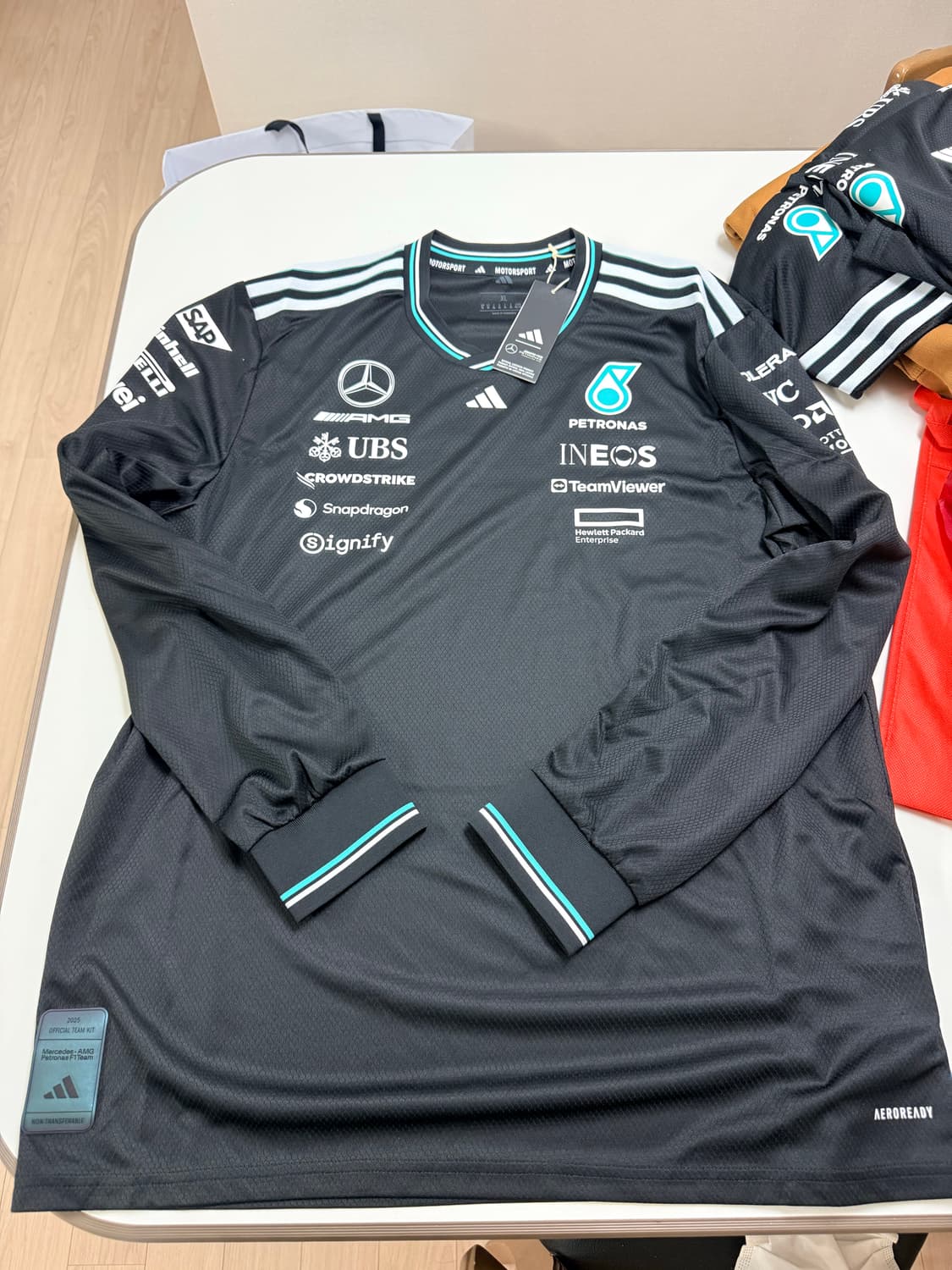 메르세데스 AMG X 아디다스 포뮬러 원 2025 팀 어센틱 저지 상품이미지1