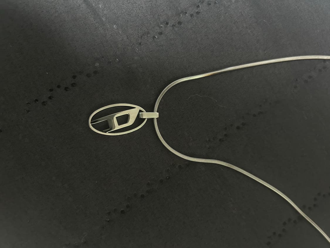 디젤 D로고 실버 목걸이 상품이미지2