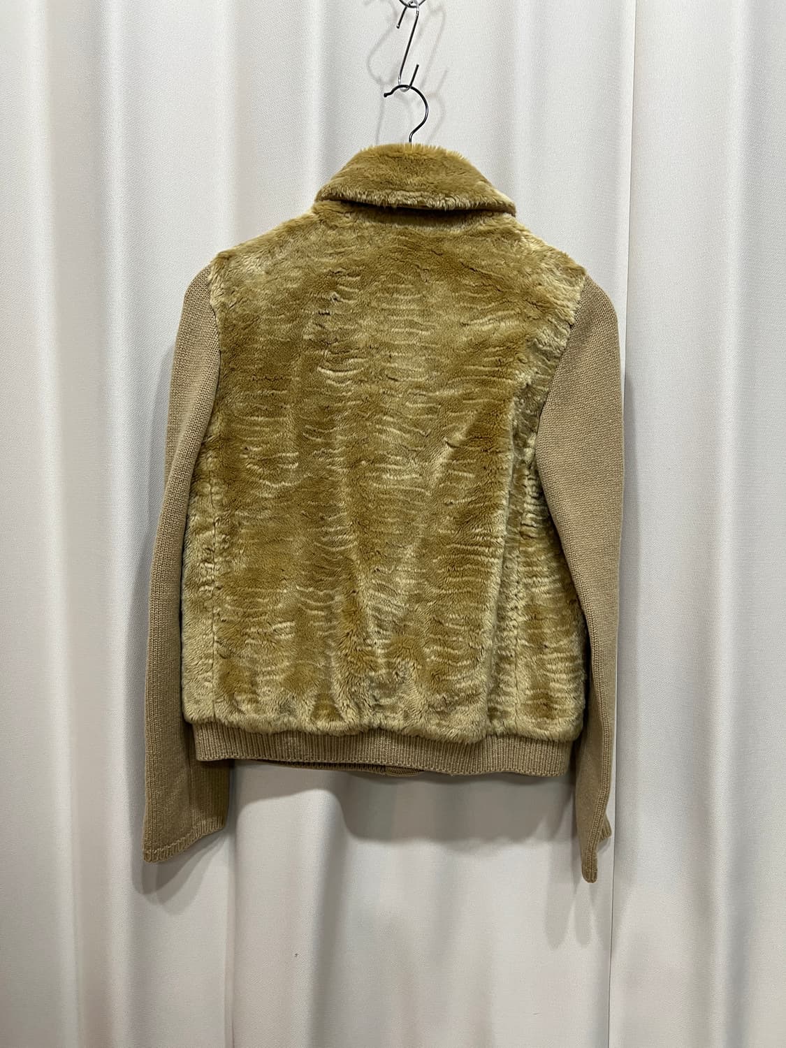 SJSJ 한섬 여성 플라워버튼 양털 가디건 상품이미지5